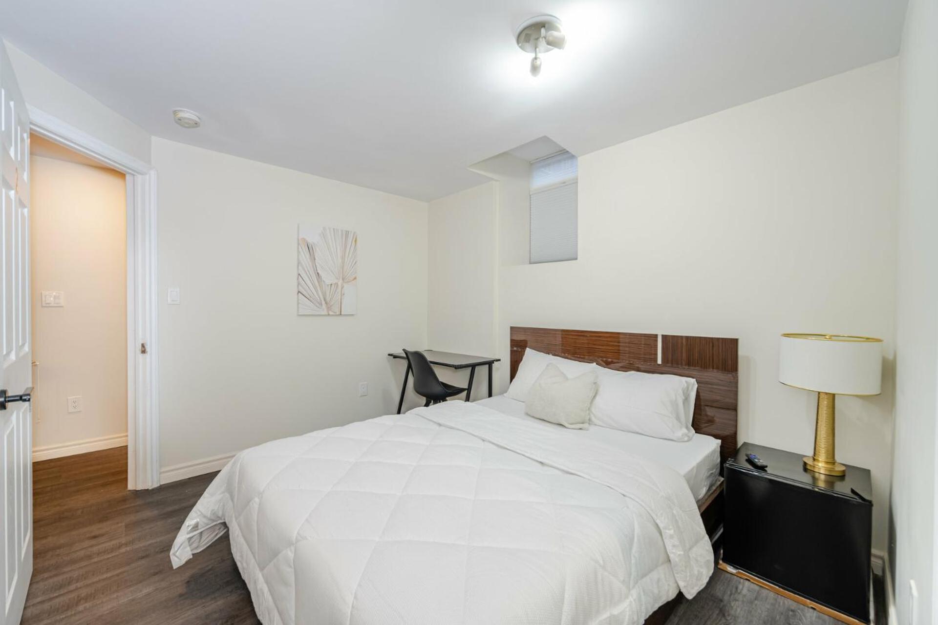Private Basement Bedrooms In אוקוויל מראה חיצוני תמונה